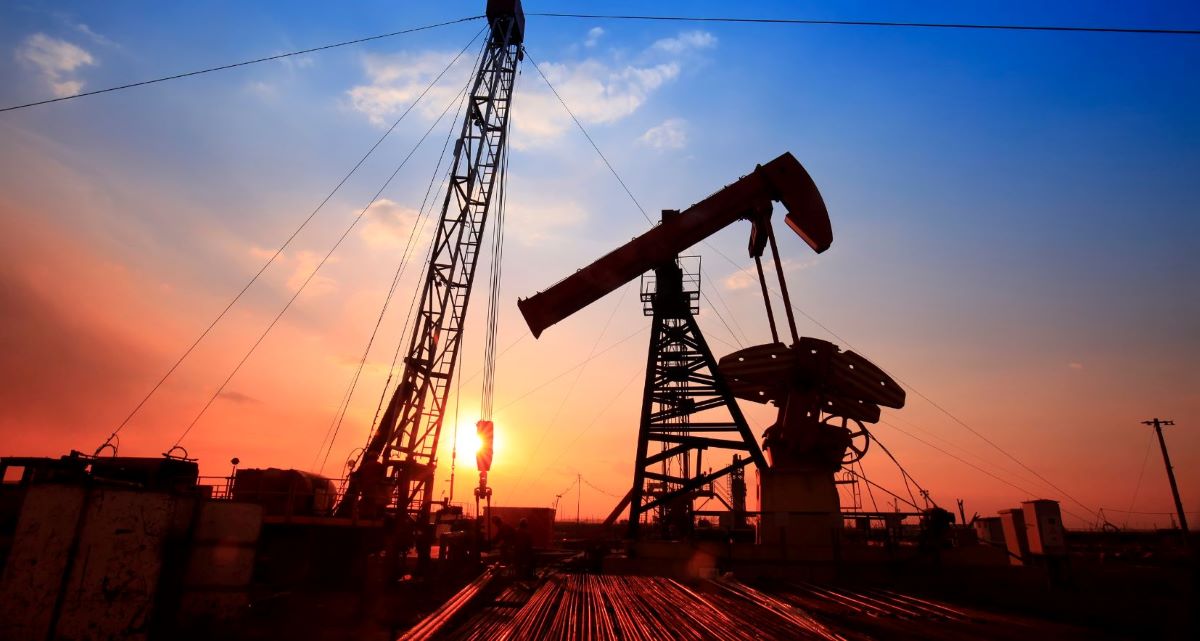 هبوط أسعار النفط إلى 50 دولار